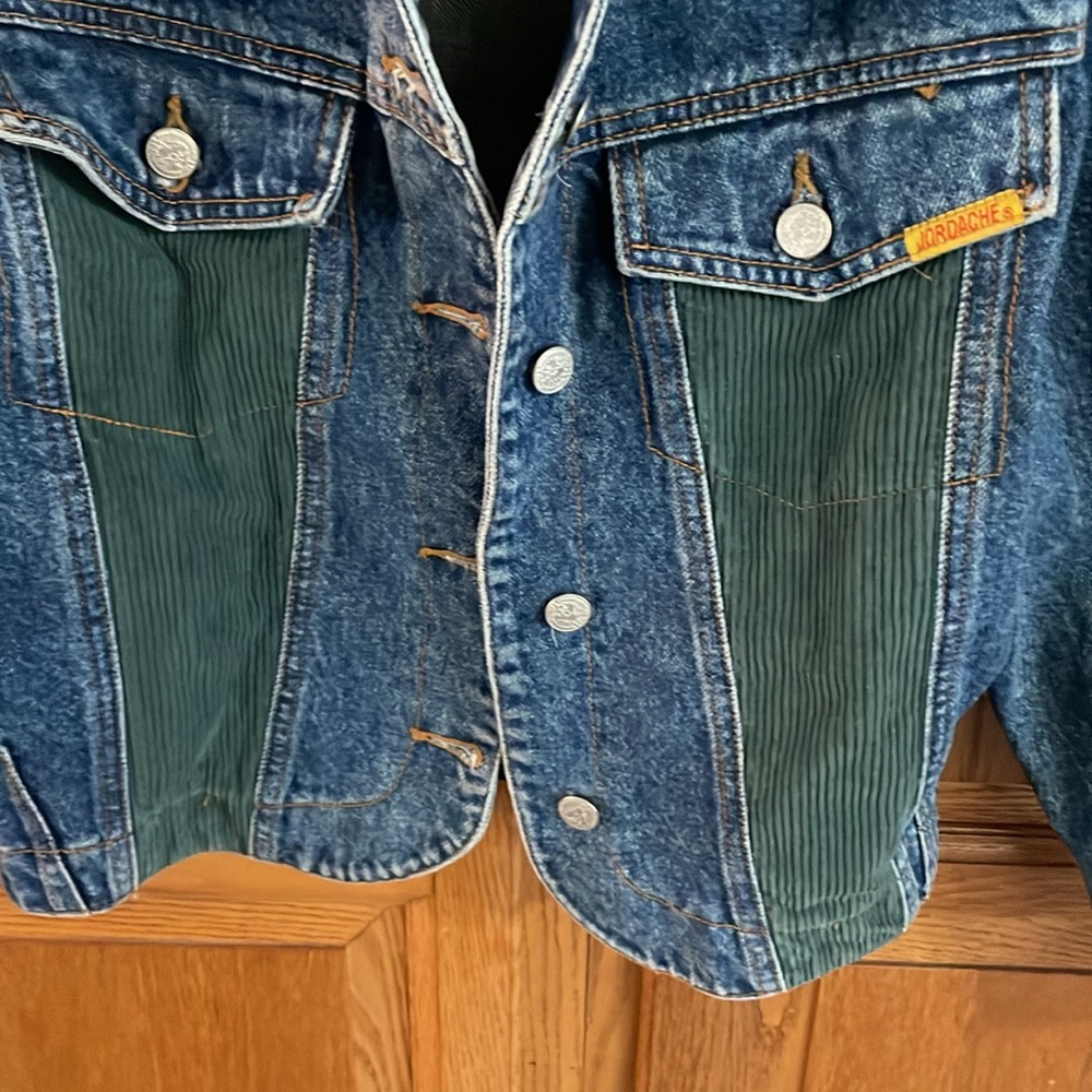 Vintage JORDACHE denim jacket (ladies) Medium - Picture 4 of 6
